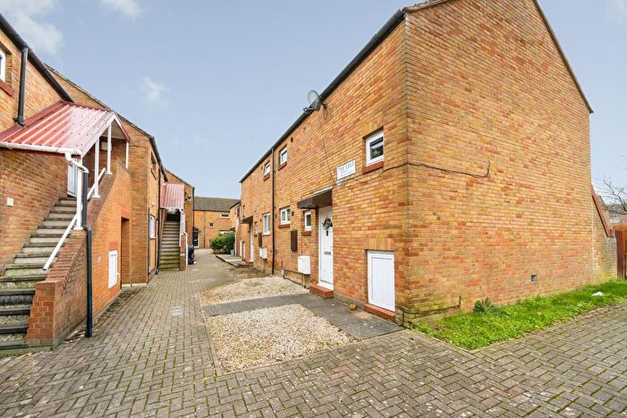 2 Bedroom Flat For Sale In The Gelt, Bedford, MK41