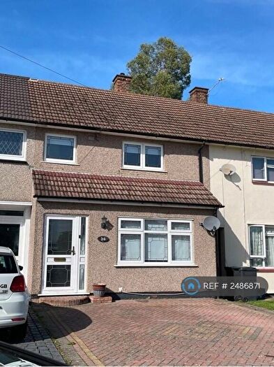 3 Bedroom Terraced House To Rent In Torrington Gardens, Loughton, IG10