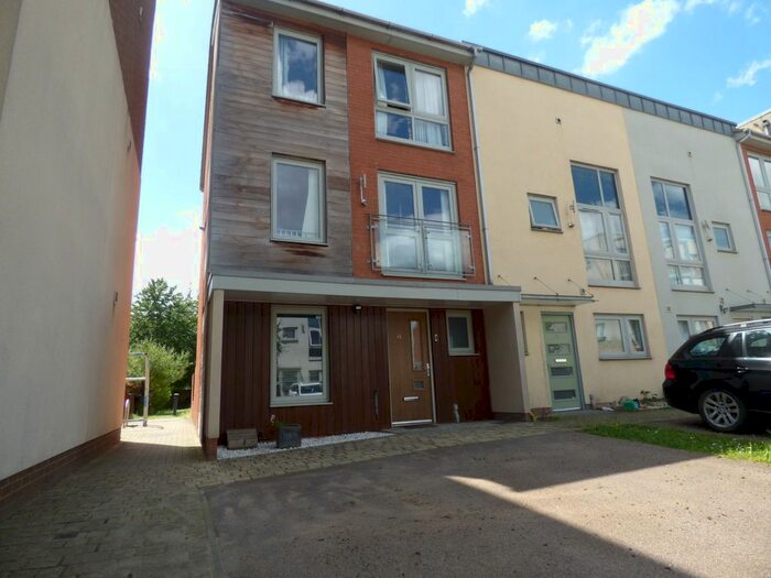 5 Bedroom End Of Terrace House To Rent In Hyde Grove, Dartford, Kent, DA1