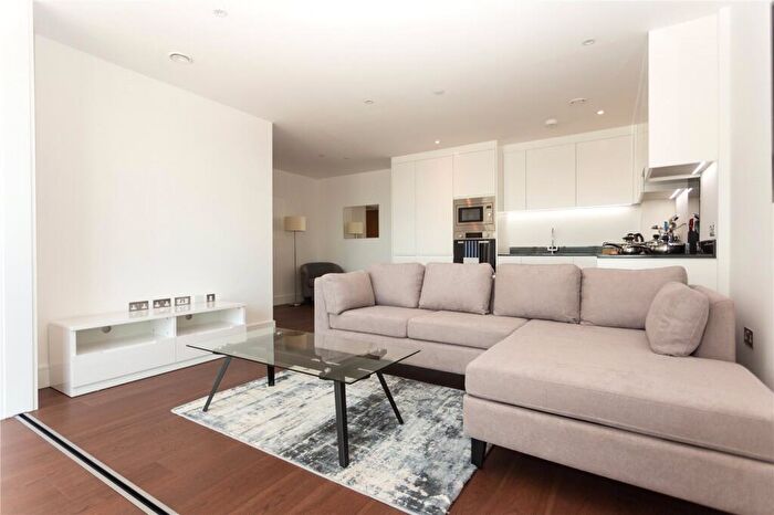2 Bedroom Apartment For Sale In Gateway Tower, Western Gateway, London, E16