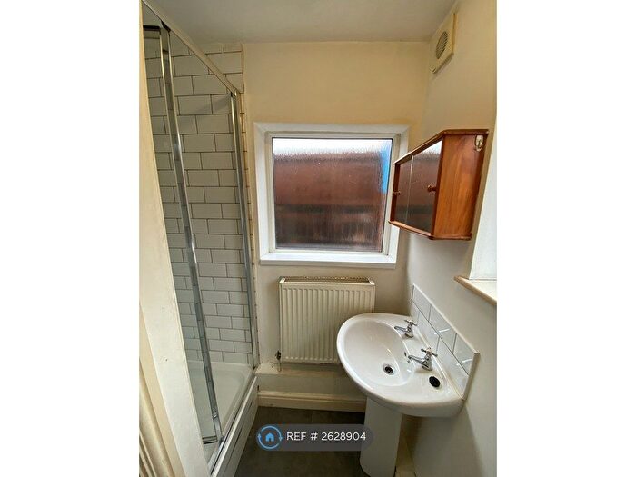 1 Bedroom Flat To Rent In St. Marys Crescent, Doncaster, DN1