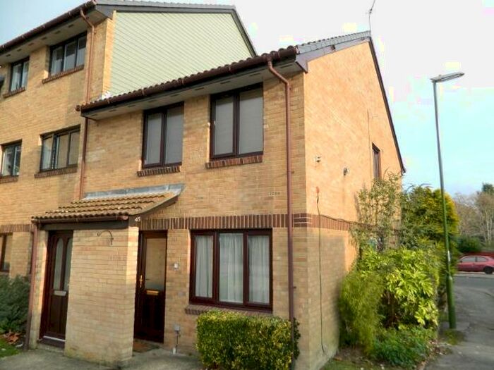 1 Bedroom Flat To Rent In Manor Fields, Horsham, RH13