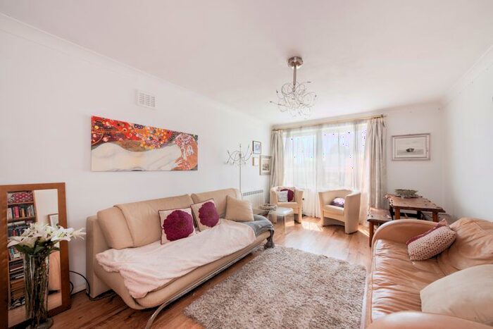1 Bedroom Flat To Rent In Heathdene, Chase Side, London, N14