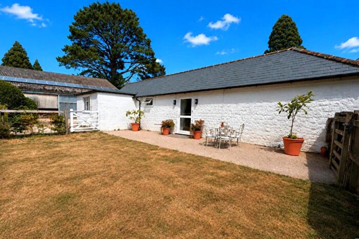 2 Bedroom Garage / Parking To Rent In Longmoor Road, Liphook, Hampshire, GU30