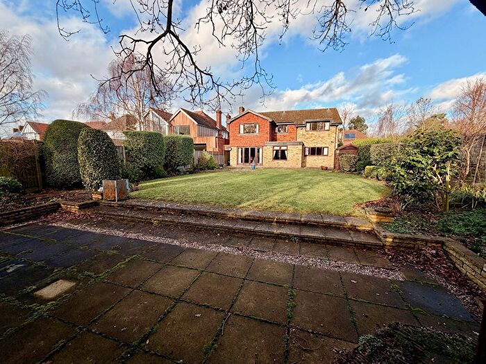 4 Bedroom Detached House For Sale In Green Close, Chelmsford, CM1