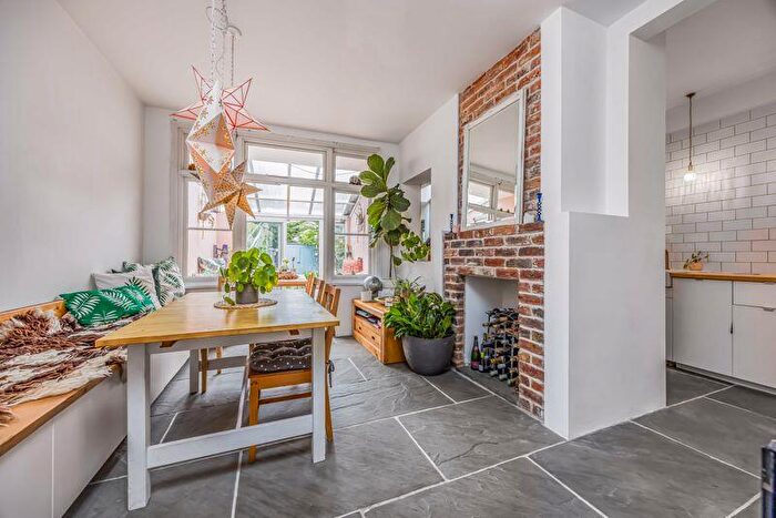 3 Bedroom Terraced House For Sale In Stamshaw Road, Portsmouth, PO2