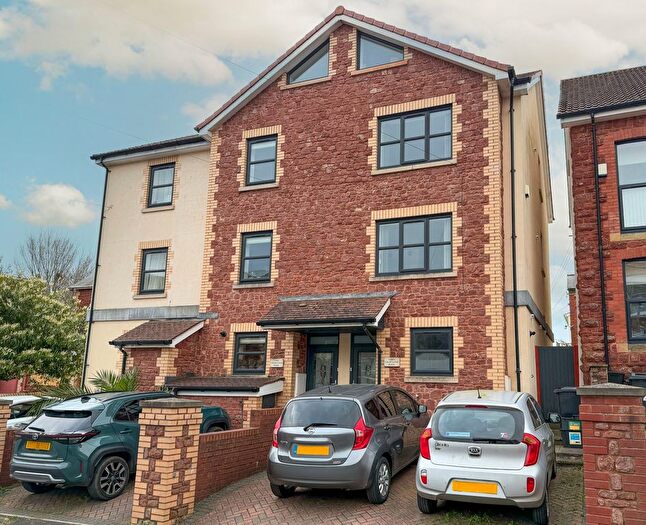 4 Bedroom Semi Detached House For Sale In Courtland Road, Paignton, TQ3