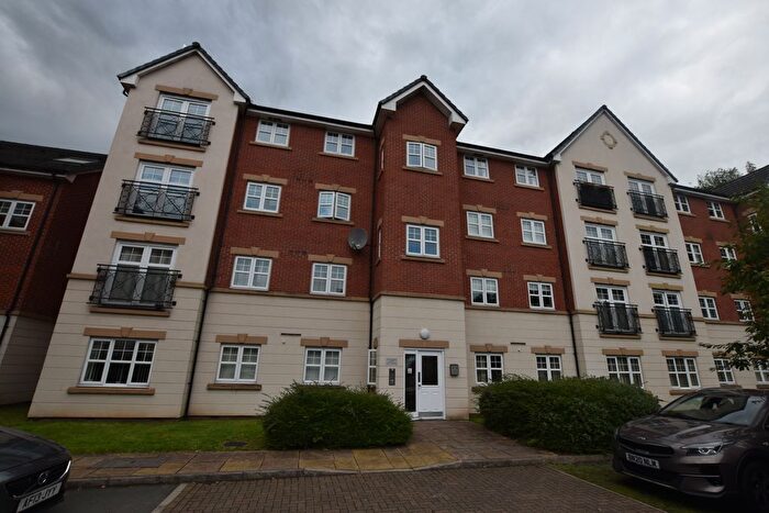2 Bedroom Flat To Rent In Astley Brook Close, Bolton, BL1