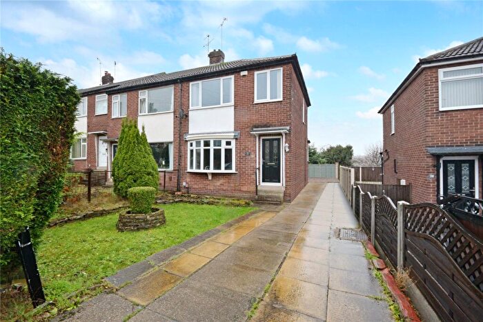 3 Bedroom End Of Terrace House To Rent In Wesley Garth, Leeds, West Yorkshire, LS11
