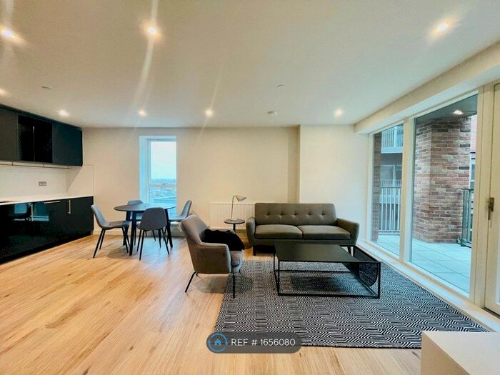 2 Bedroom Flat To Rent In Beeley House, London, N8