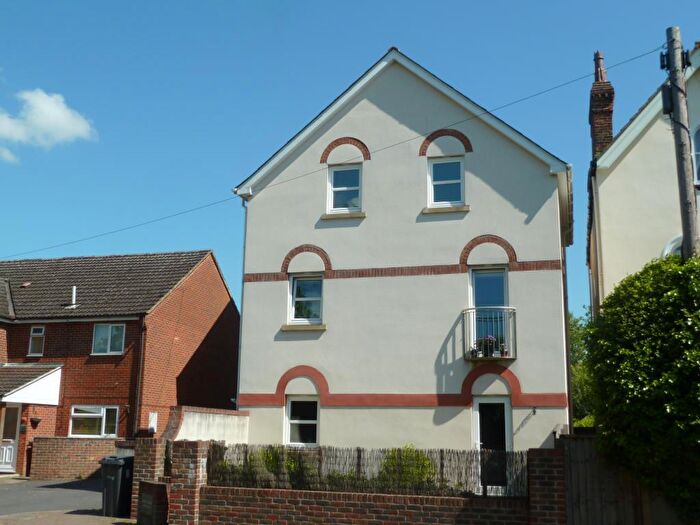 2 Bedroom Flat To Rent In Wilton Road, Salisbury, Wiltshire, SP2