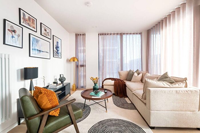 2 Bedroom Flat For Sale In The Brentford Project, Brentford, TW8
