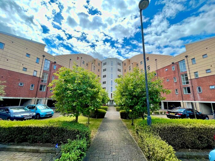 2 Bedroom Flat To Rent In Staverton Grove, Broughton, Milton Keynes, MK10