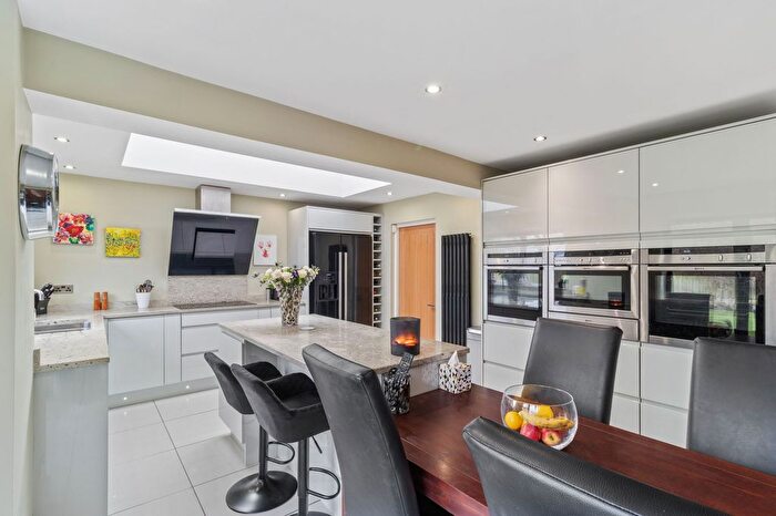 4 Bedroom Detached House For Sale In Crofton Close, Appleton Thorn, WA4 - Photo 5