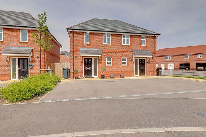 2 Bedroom Semi-Detached House For Sale In Dianthus Grove, Durrington, BN13