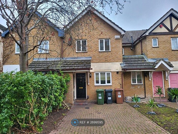 3 Bedroom Terraced House To Rent In Water Lane, London, SE14