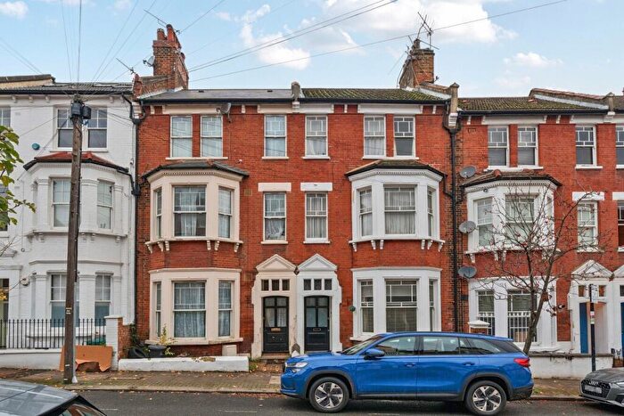 4 Bedroom House For Sale In Garfield Road, London, SW11