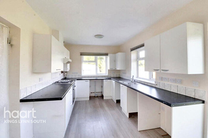 2 Bedroom Bungalow For Sale In Garage Lane, Setchey, PE33