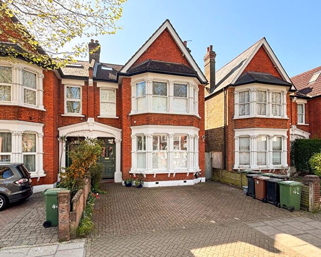 5 Bedroom Semi Detached House For Sale In Inchmery Road, Catford, SE6