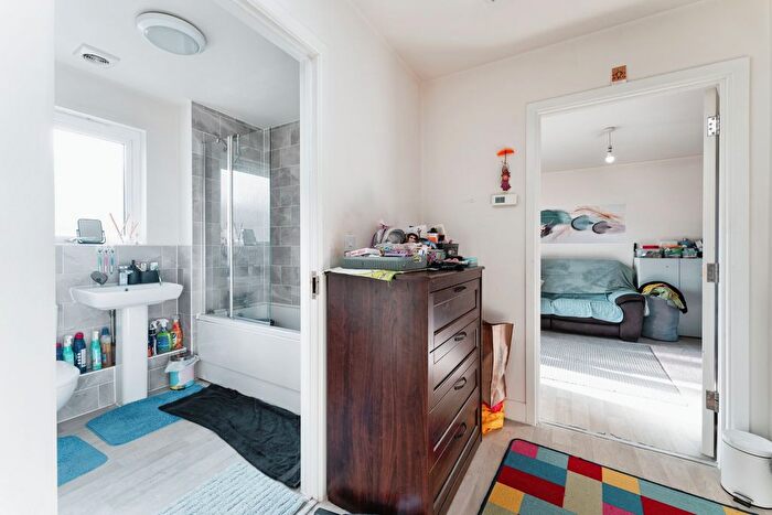2 Bedroom Flat For Sale In Galton Road, Cambridge, CB3