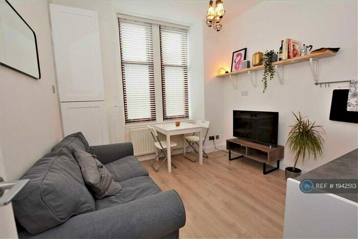 1 Bedroom Flat To Rent In Holmlea Road, Glasgow, G44