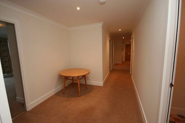 3 Bedroom Flat To Rent In South Oswald Road, Morningside, Edinburgh, EH9
