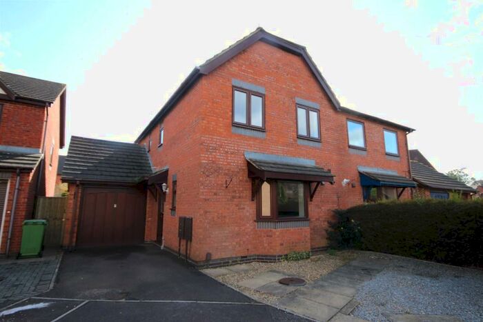 3 Bedroom Semi-Detached House To Rent In Dotton Close, Exeter, EX1