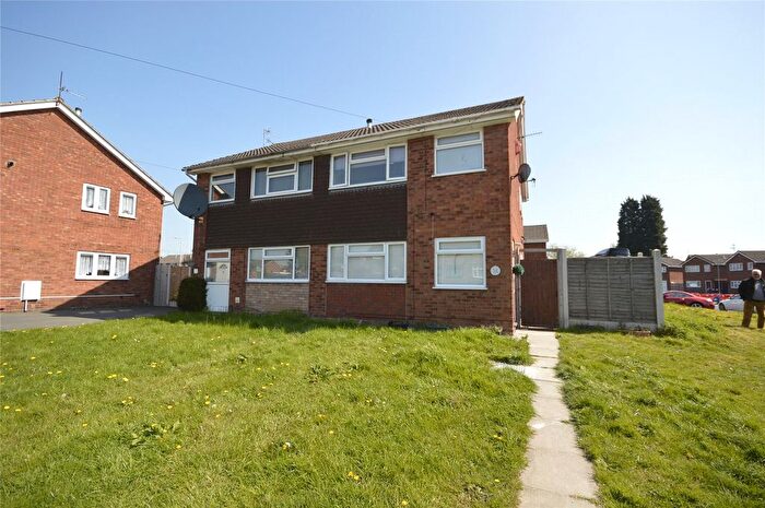 3 Bedroom Semi-Detached House To Rent In Farndale Avenue, Wolverhampton, West Midlands, WV6