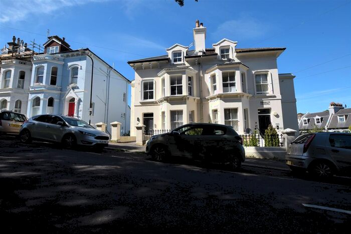 2 Bedroom Flat To Rent In Cornwallis Gardens, Hastings, TN34