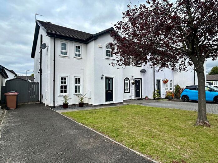 3 Bedroom Semi-Detached House To Rent In Stonechat Close, Worsley, M28