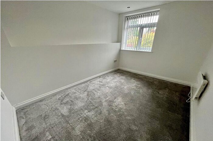 2 Bedroom Flat To Rent In Burnage Lane, Manchester, M19