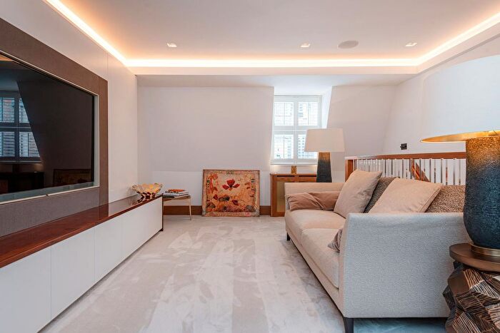 2 Bedroom Flat To Rent In Westminster, SW1P