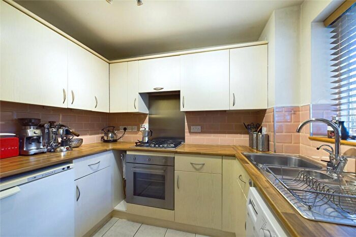 1 Bedroom Apartment For Sale In Hedingham Mews, All Saints Avenue, Maidenhead, Berkshire, SL6
