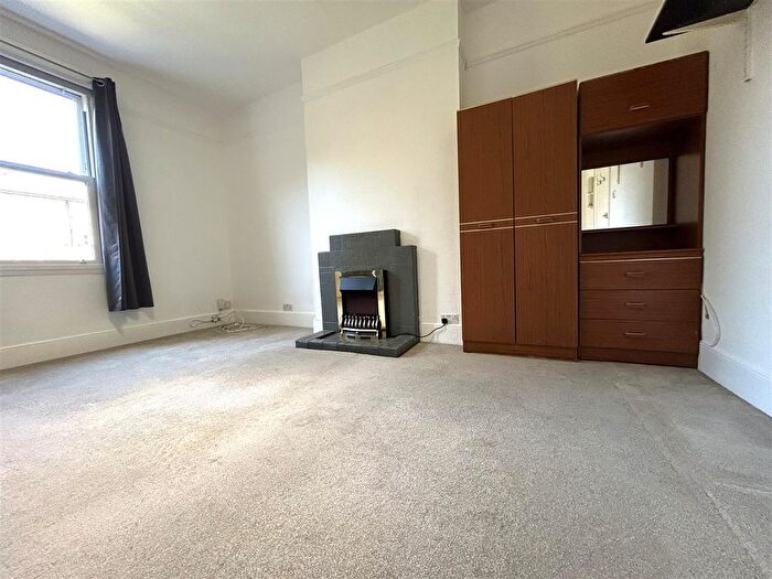 Studio To Rent In Valley Road, Bromley, BR2