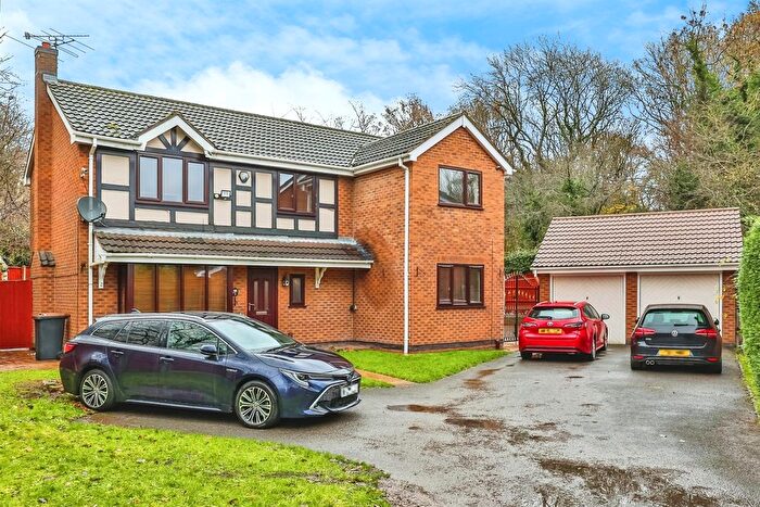 4 Bedroom Detached House For Sale In Charlbury Court, Bramcote, Nottingham, NG9