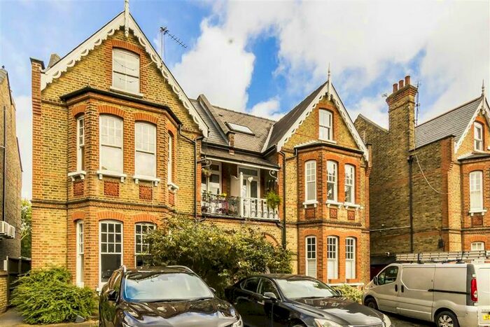 1 Bedroom Flat To Rent In Park Road, Teddington, TW11