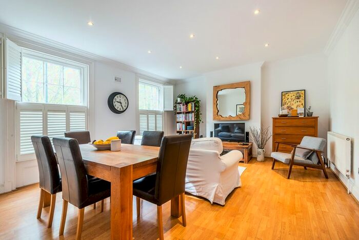 2 Bedroom Flat To Rent In Clapham Common North Side, London, SW4