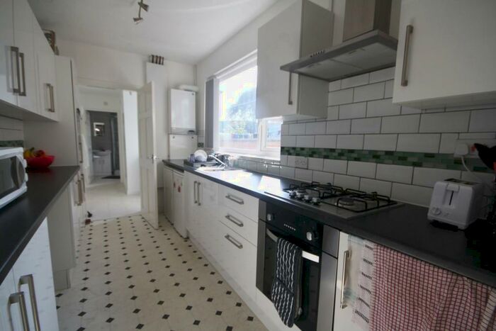 4 Bedroom Terraced House To Rent In Windermere Street, West End, Leicester, LE2