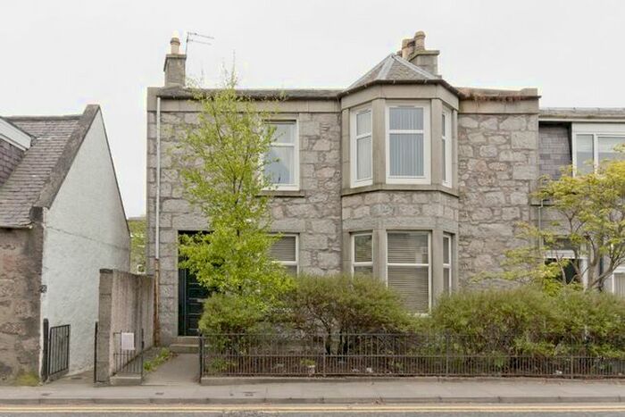 3 Bedroom Flat To Rent In Rosemount Place, Aberdeen AB25