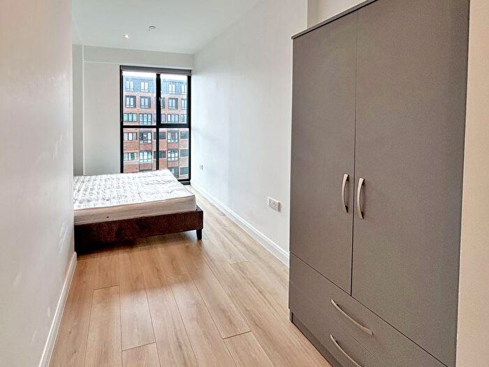 2 Bedroom Flat To Rent In Chesterfield House, Bath Road, Slough, SL1