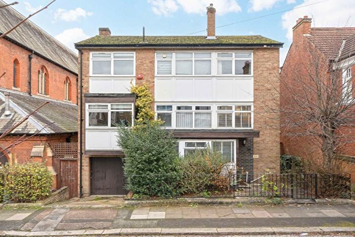 5 Bedroom Property To Rent In Farquhar Road, London, SW19