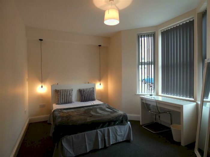 3 Bedroom Apartment To Rent In Tavistock Road, Jesmond, Newcastle Upon Tyne, NE2