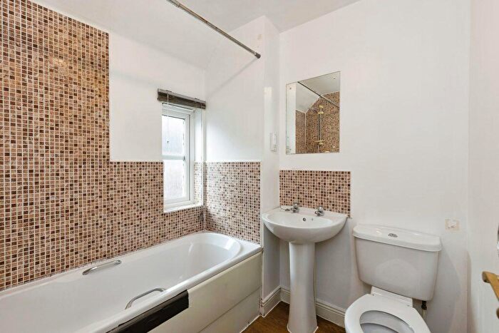 2 Bedroom Semi-Detached House For Sale In Ferndale Close, Gloucester, GL2