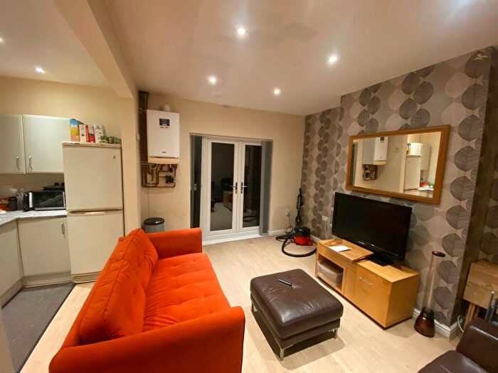 4 Bedroom Terraced House To Rent In Allington Avenue, Nottingham, Nottinghamshire, NG7