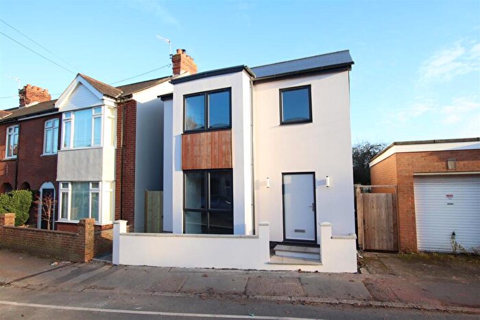 3 Bedroom Detached House To Rent In Wellington Road, St Thomas, Exeter, EX2