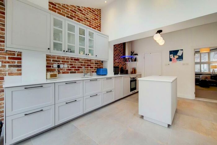 3 Bedroom Terraced House To Rent In Pearl Road, Walthamstow, London, E17