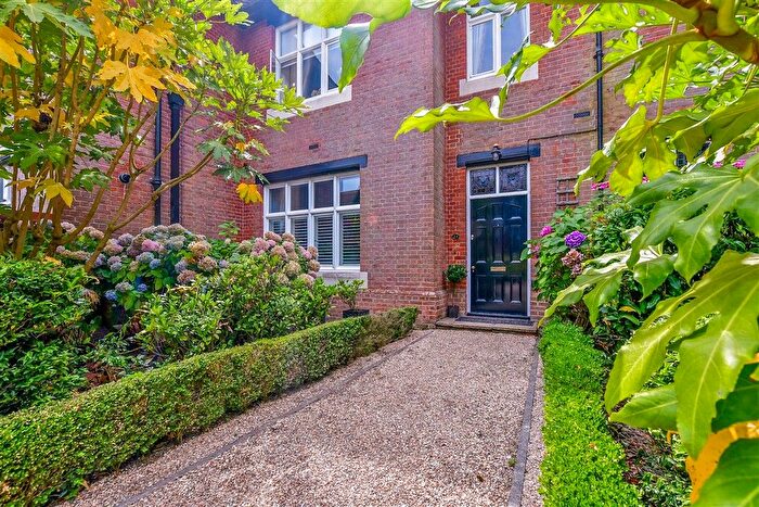 3 Bedroom Maisonette For Sale In North Frith Park, Hadlow, Tonbridge, Kent, TN11