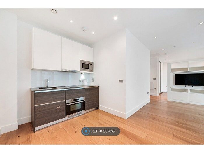 Studio To Rent In Trinity Square, Hounslow, TW3