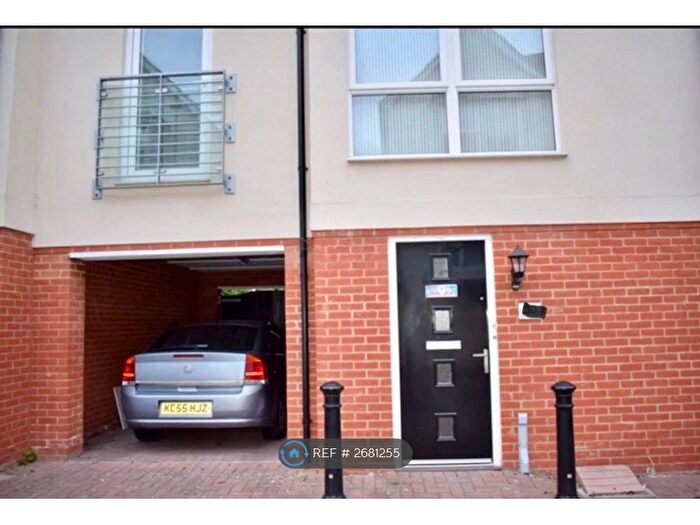 3 Bedroom Terraced House To Rent In Montfort Drive, Chelmsford, CM2