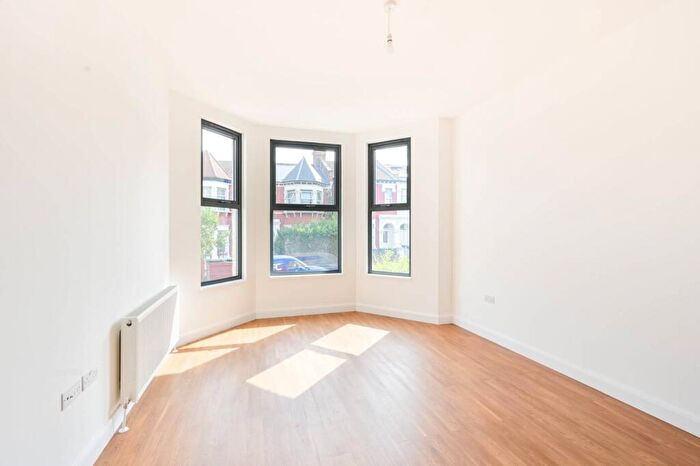 1 Bedroom Flat To Rent In Wightman Road, Harringay, London, N4